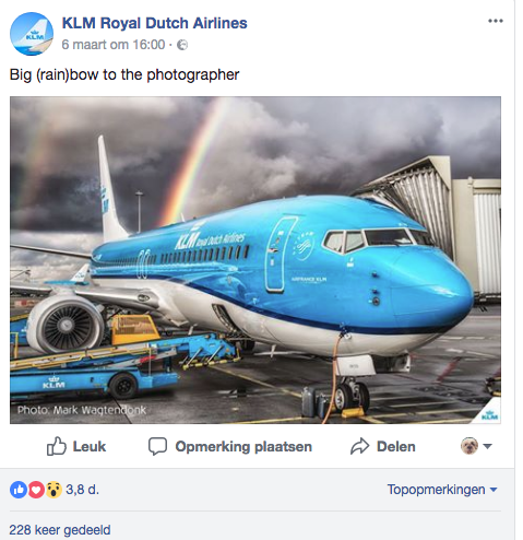 KLM vliegtuig met regenboog